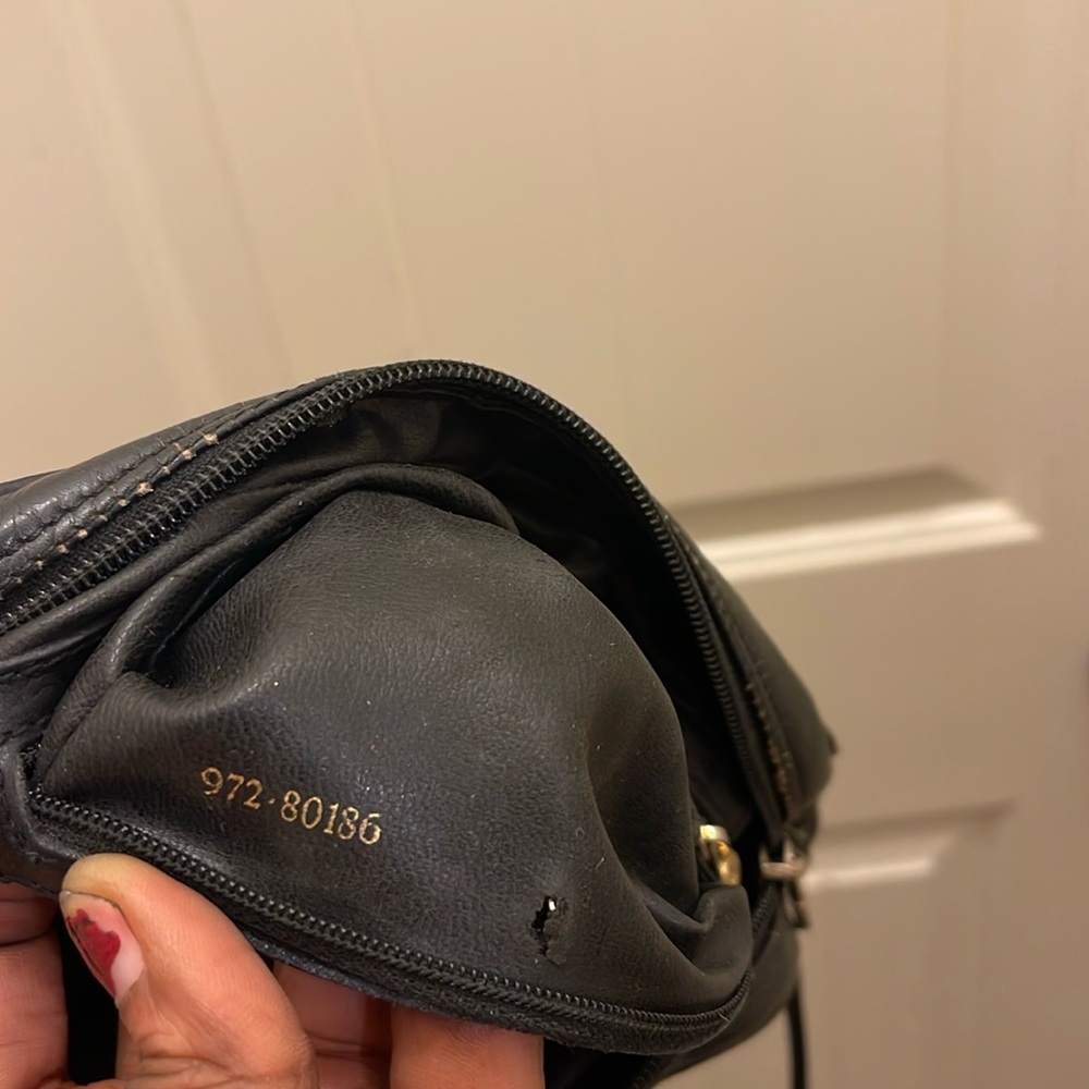 Authentic Fendi, please check all picture of condition - Picture 15 of 17
